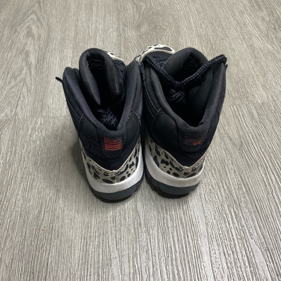 Air Jordan 12 Retro Animal Instinct PS Girls Shoe Size 3Y Gray DO3857-010 Preown - Picture 3 of 7